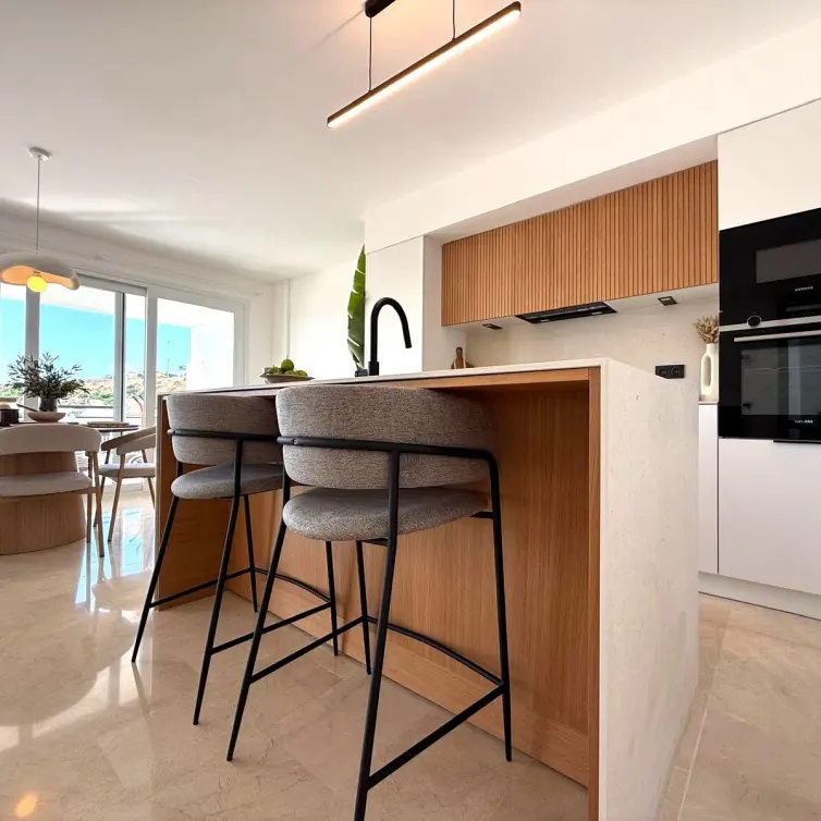 Sale of middle floor apartment in Riviera del Sol