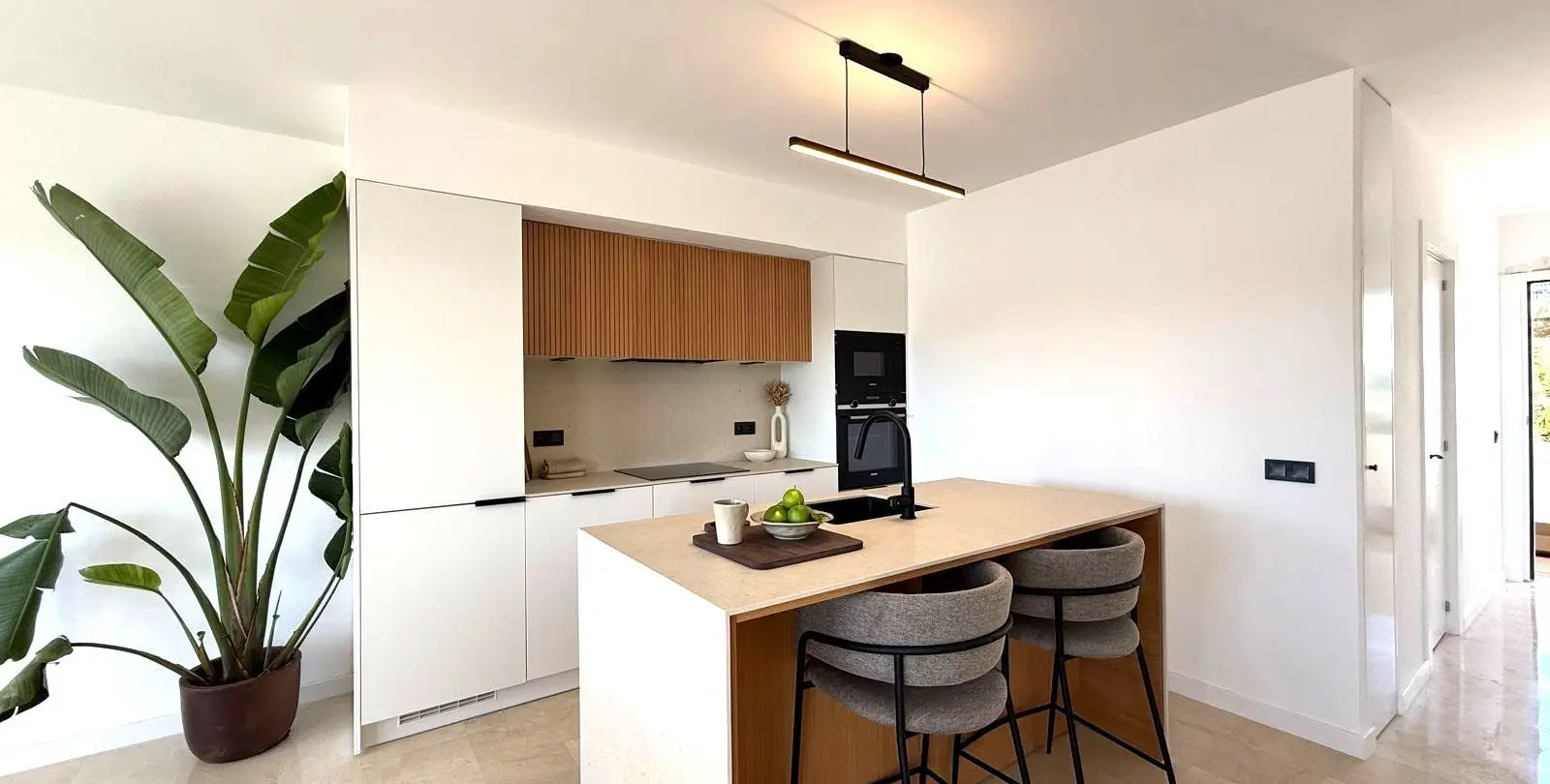 Venta de apartamento en planta media en Riviera del Sol 25