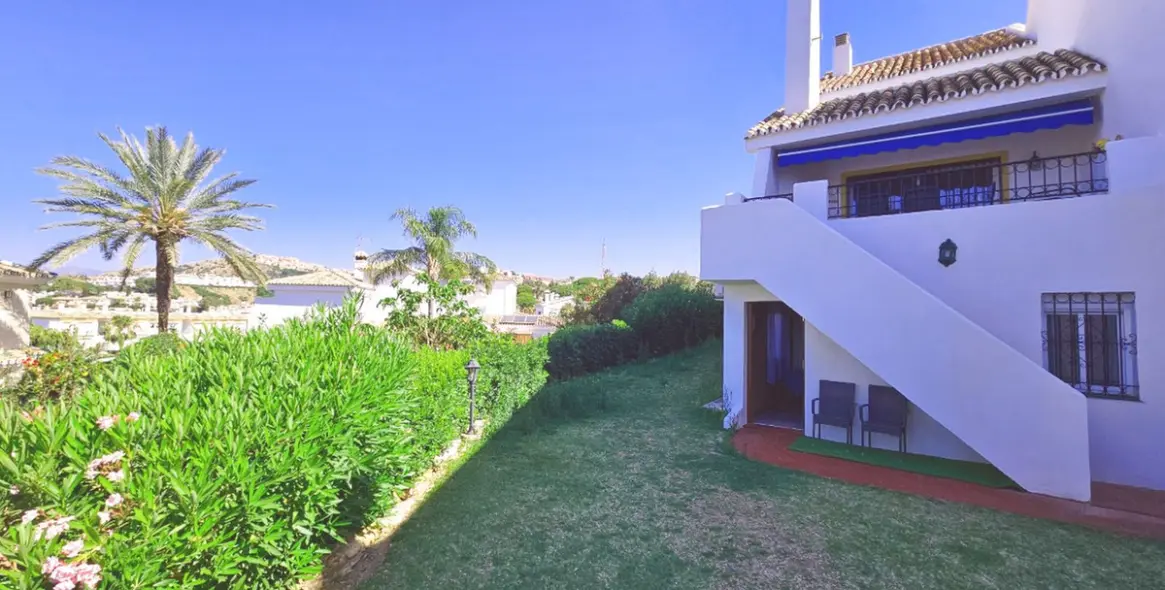Sale of semi-detached house in Calahonda 46