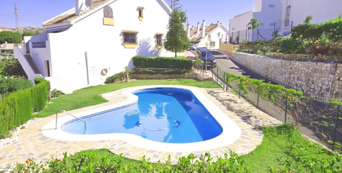 Sale of semi-detached house in Calahonda 47