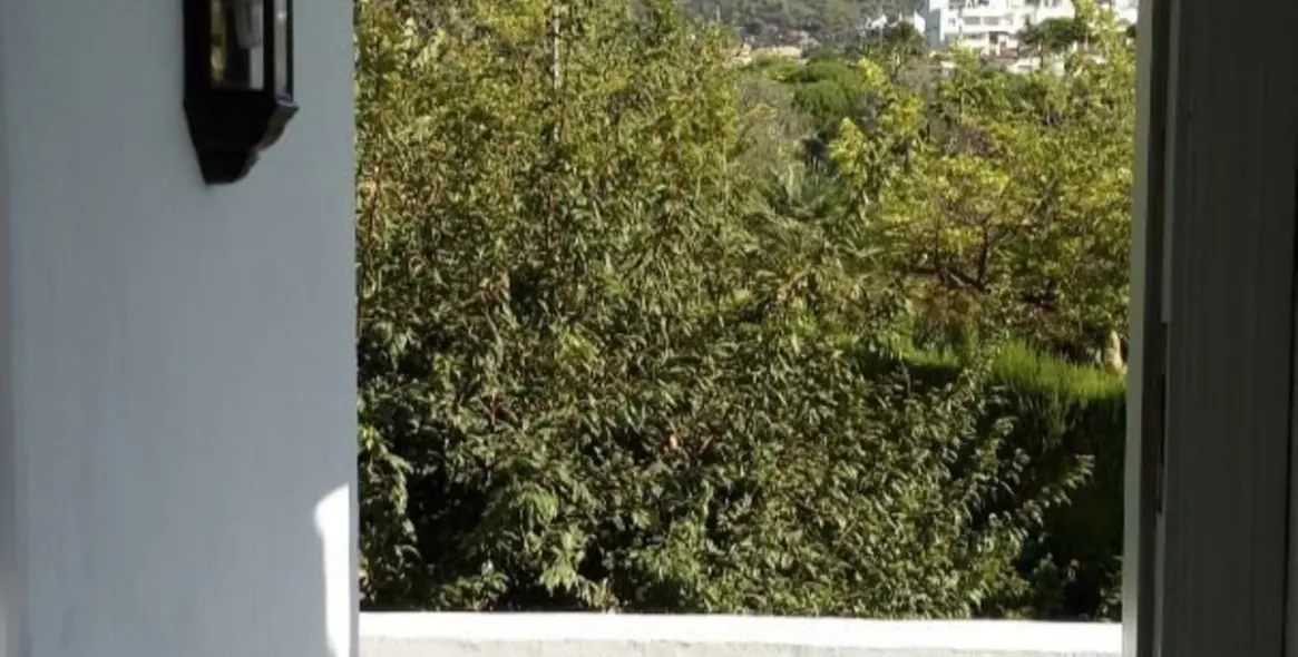 Sale of townhouse in The Golden Mile 11