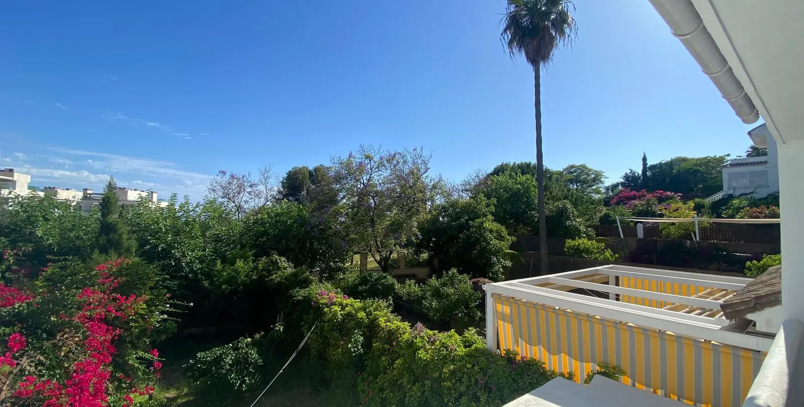 Sale of townhouse in The Golden Mile 11
