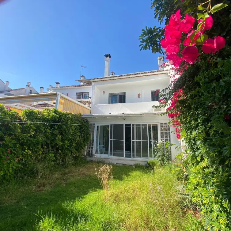 Sale of townhouse in The Golden Mile