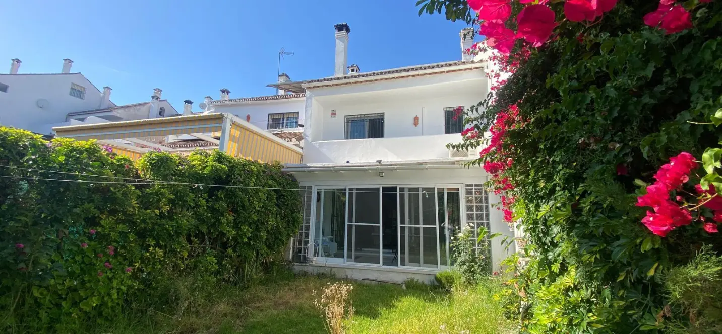 Sale of townhouse in The Golden Mile 0