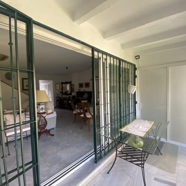 Sale of townhouse in The Golden Mile