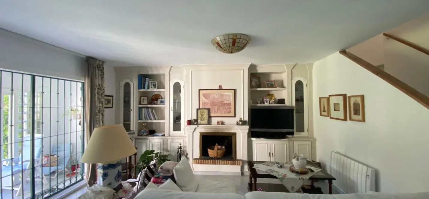 Sale of townhouse in The Golden Mile 4