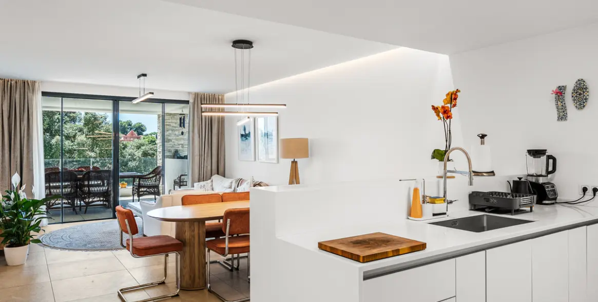 Venta de apartamento en planta baja en Cabopino 2