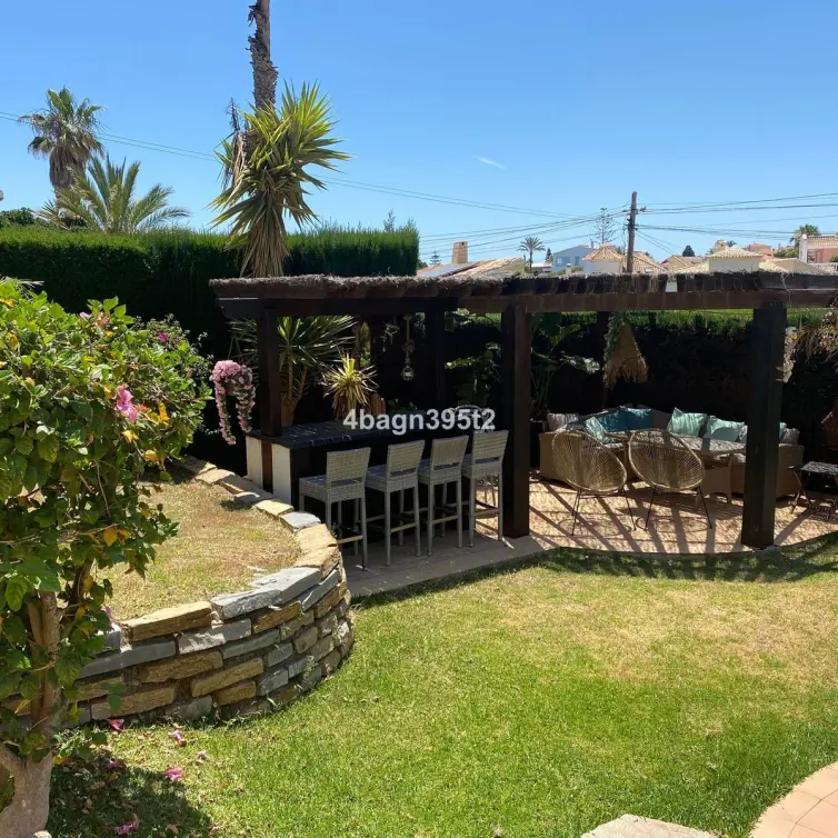 Sale of detached villa in El Faro