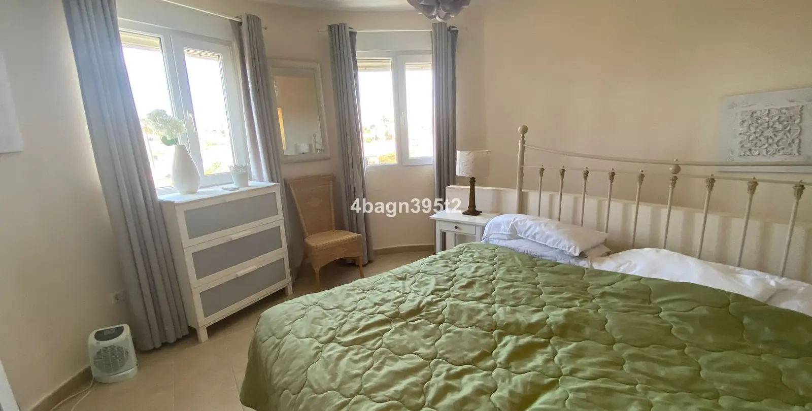 Sale of detached villa in El Faro 13