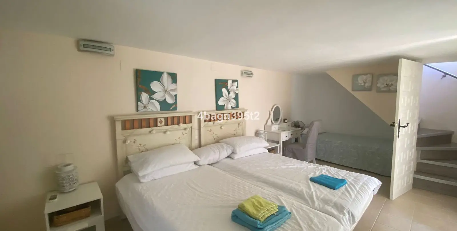 Sale of detached villa in El Faro 16