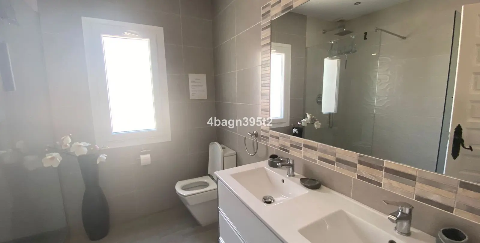 Sale of detached villa in El Faro 18