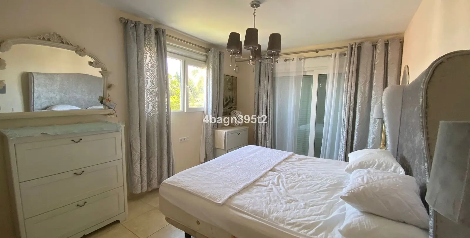 Sale of detached villa in El Faro 25