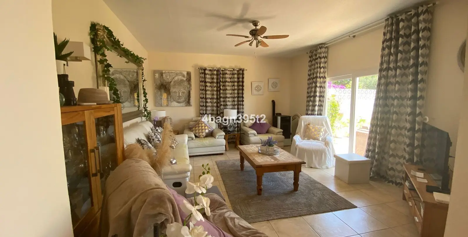 Sale of detached villa in El Faro 31