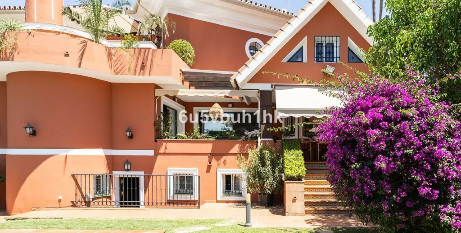 Sale of detached villa in Alhaurín de la Torre 1