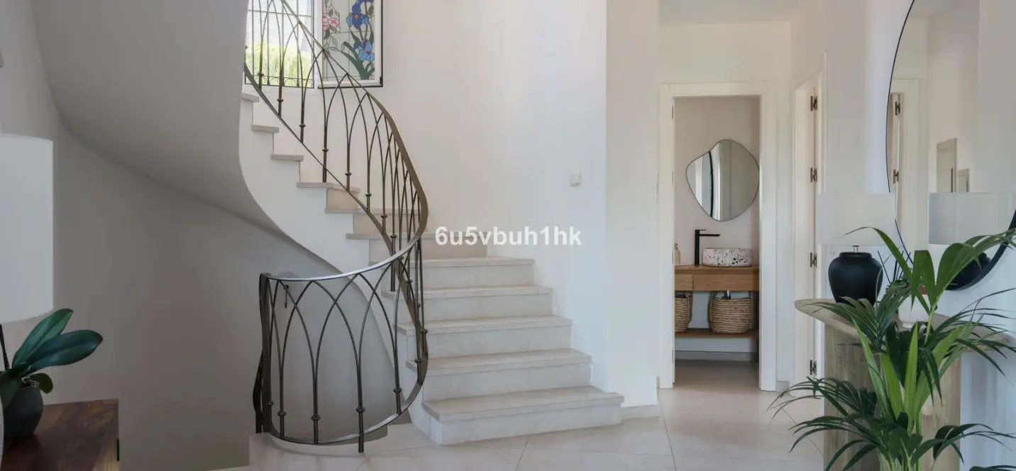 Продажа  отдельно стоящей виллы в Alhaurín de la Torre 4