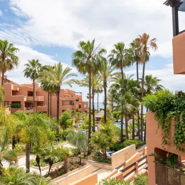 Venta de apartamento en planta media en Estepona
