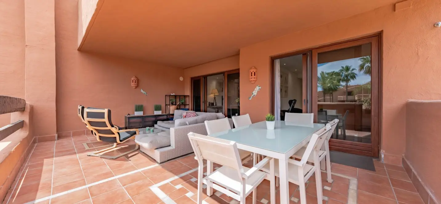 Продажа апартаментов на среднем этаже в Estepona 2