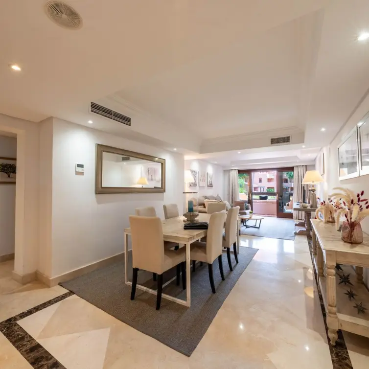 Продажа апартаментов на среднем этаже в Estepona