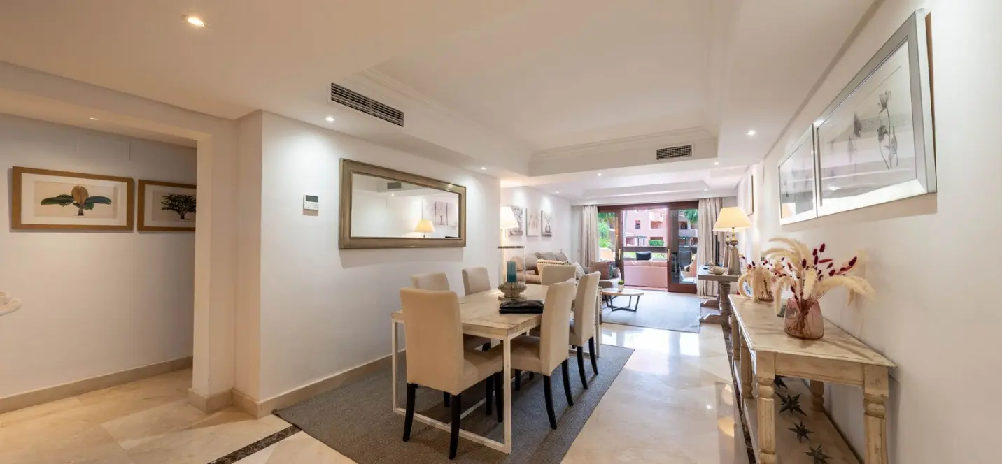 Продажа апартаментов на среднем этаже в Estepona 4