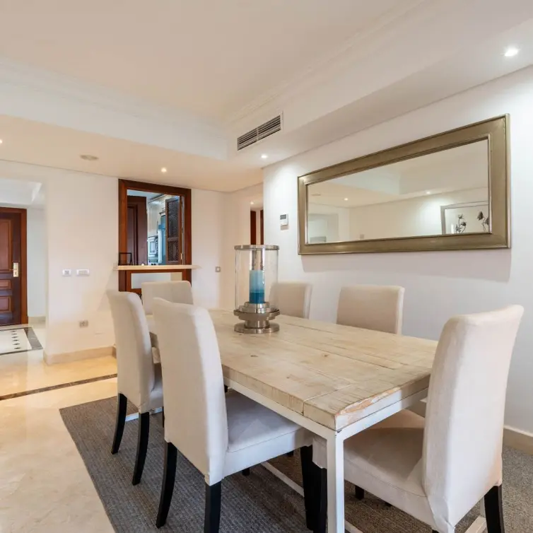 Продажа апартаментов на среднем этаже в Estepona
