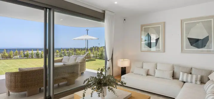 Venta de apartamento en planta baja en Selwo 2