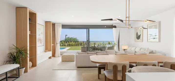 Venta de apartamento en planta baja en Selwo 3