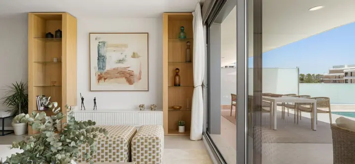 Venta de apartamento en planta baja en Selwo 4