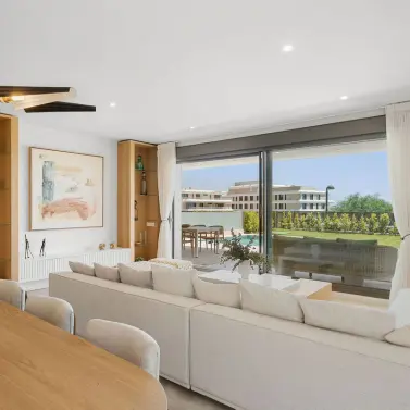 Venta de apartamento en planta baja en Selwo