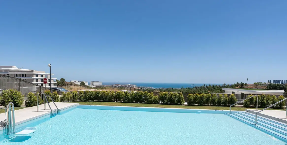 Venta de apartamento en planta baja en Selwo 39