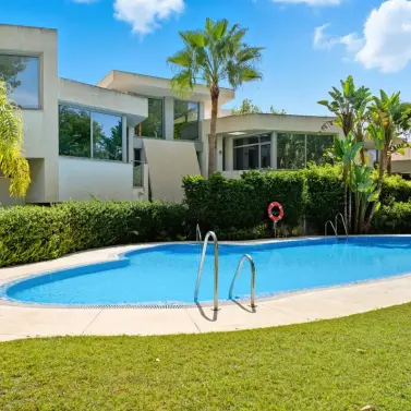 Venta de casa pareada en Sierra Blanca