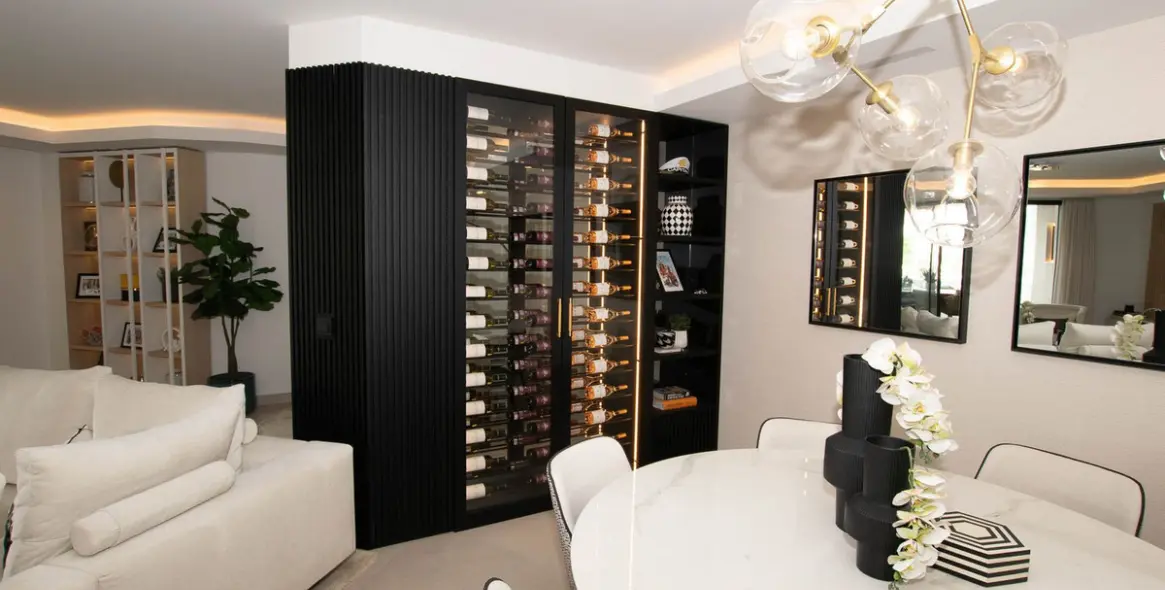 Venta de apartamento en planta media en Puerto Banús 5
