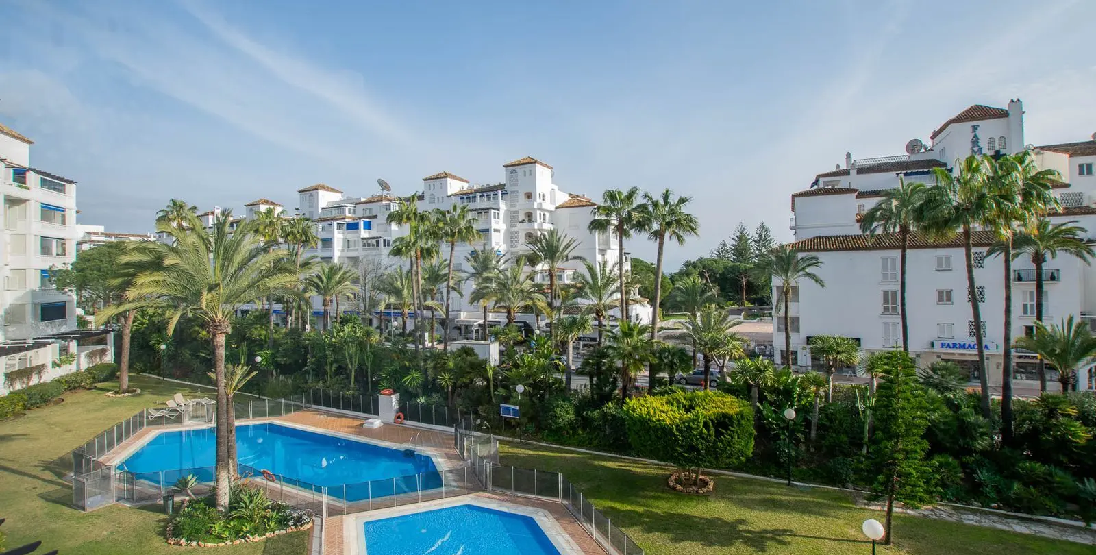 Продажа апартаментов на среднем этаже в Puerto Banús 2