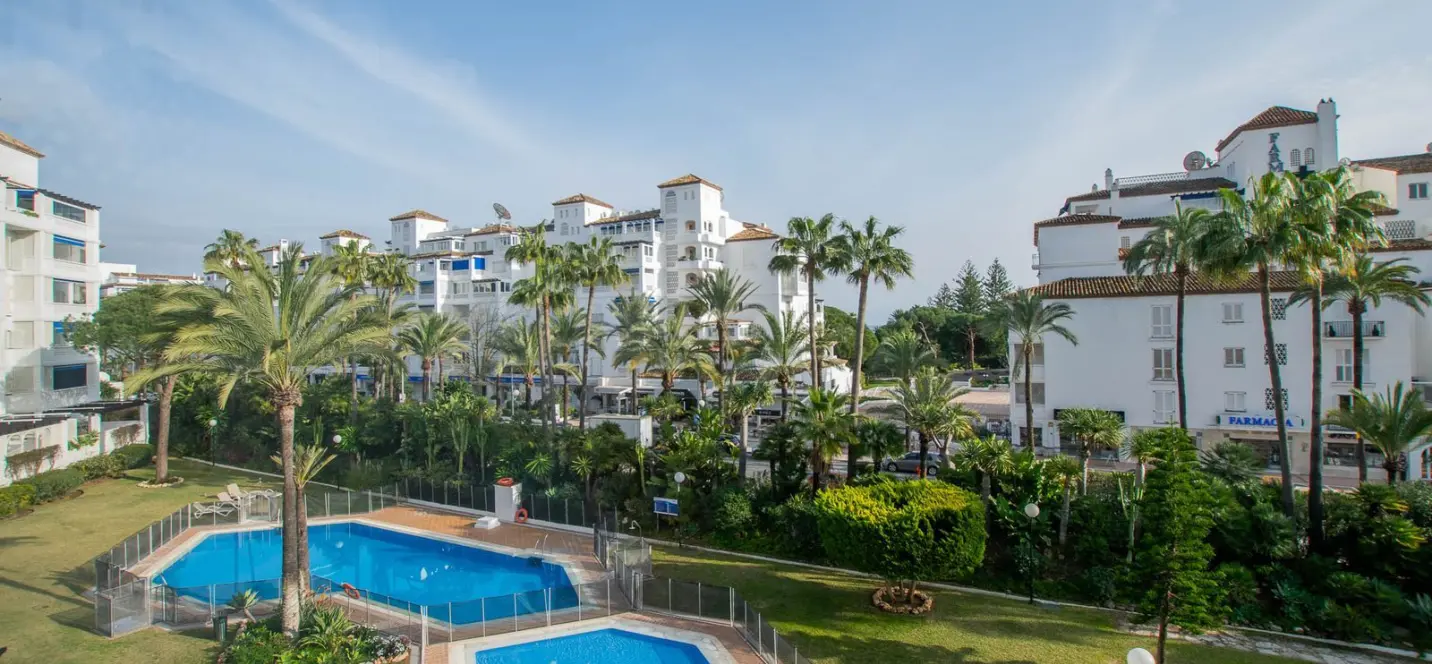 Продажа апартаментов на среднем этаже в Puerto Banús 1