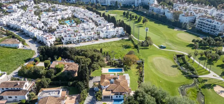 Venta de villa independiente en San Pedro de Alcántara 1