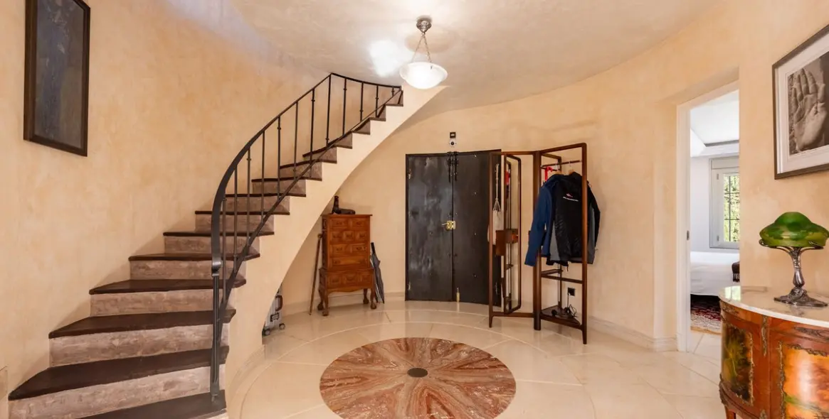 Venta de villa independiente en San Pedro de Alcántara 25