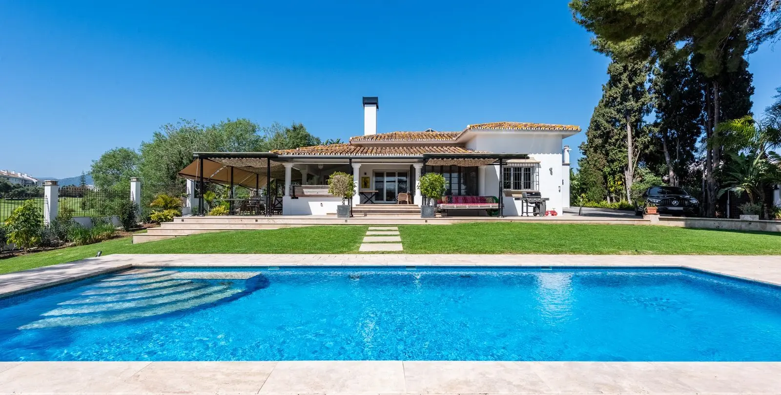 Продажа  отдельно стоящей виллы в San Pedro de Alcántara 1