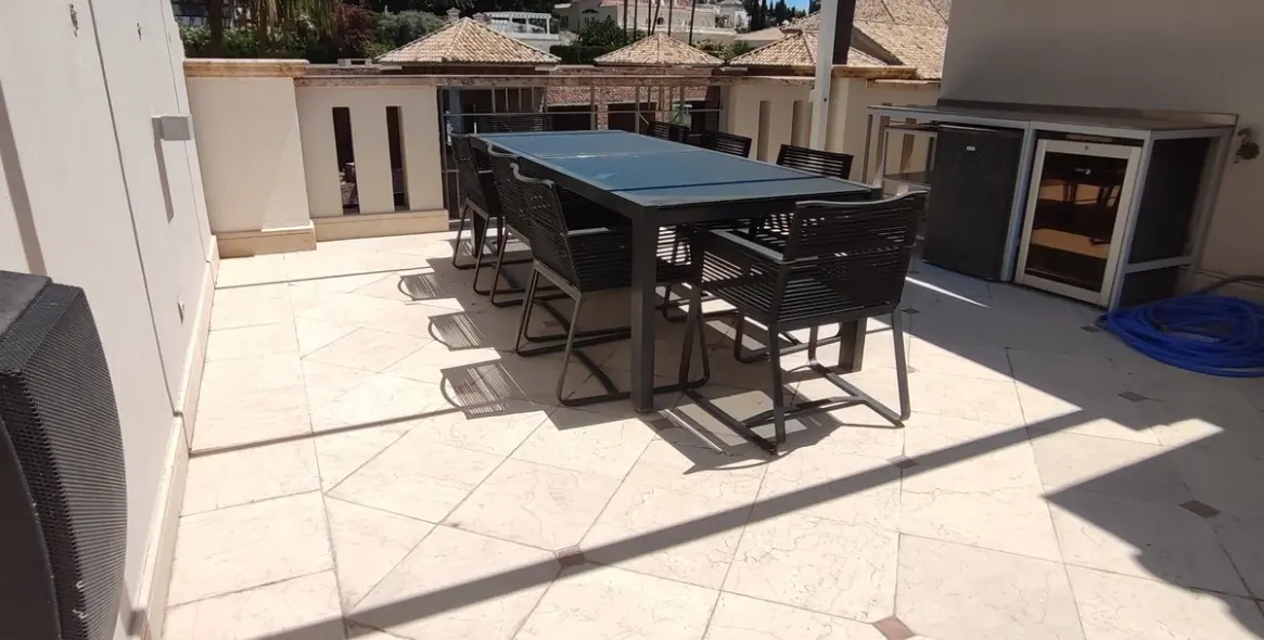 Venta de adosado en Sierra Blanca 18