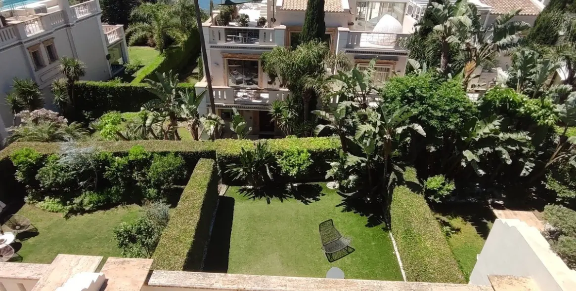 Venta de adosado en Sierra Blanca 41