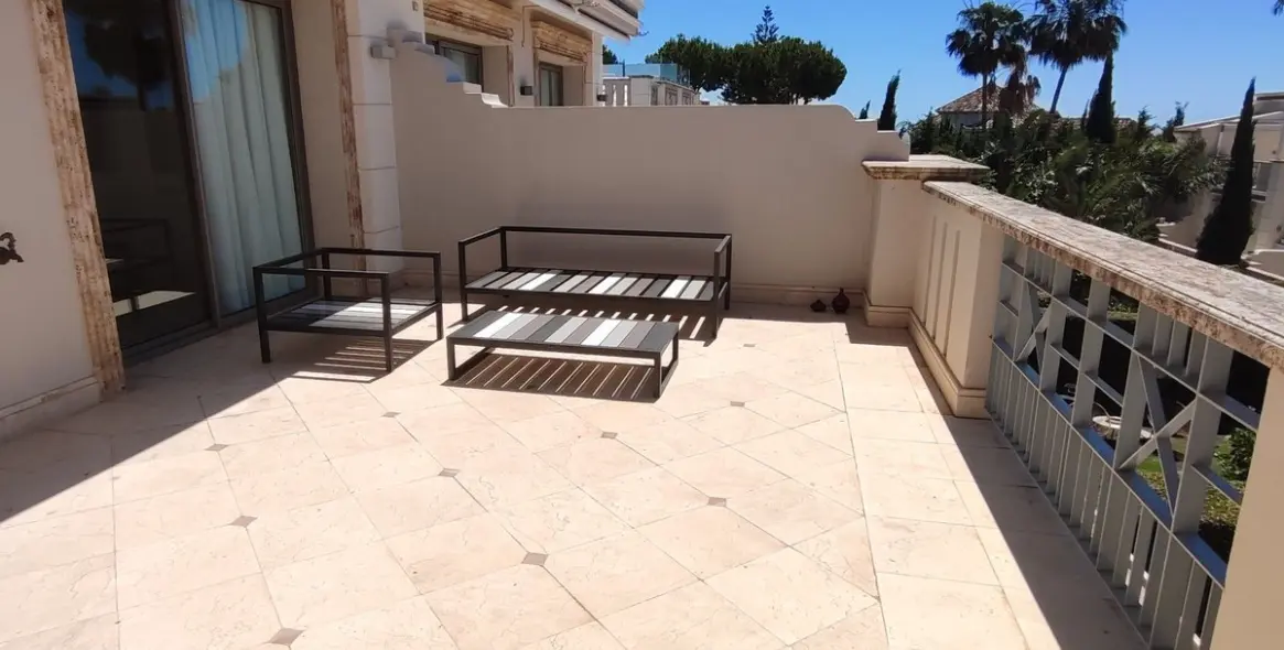 Venta de adosado en Sierra Blanca 54