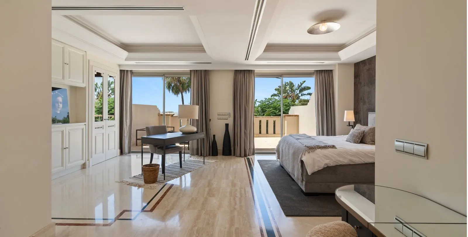 Sale of townhouse in Sierra Blanca 11