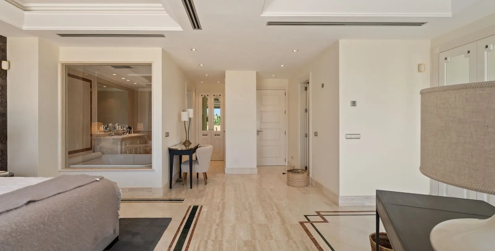 Sale of townhouse in Sierra Blanca 12