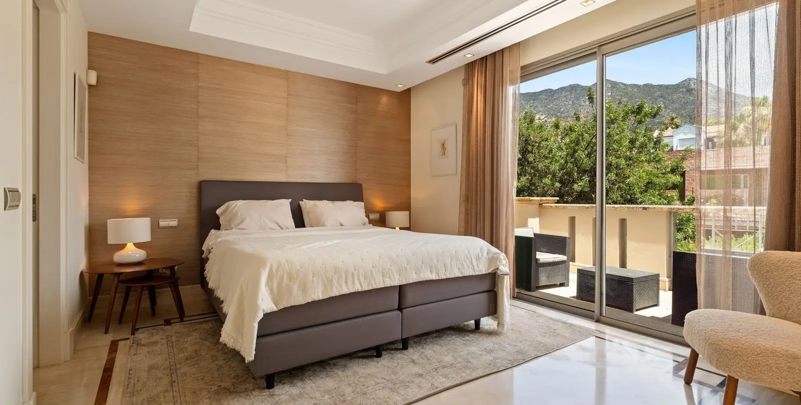 Sale of townhouse in Sierra Blanca 16