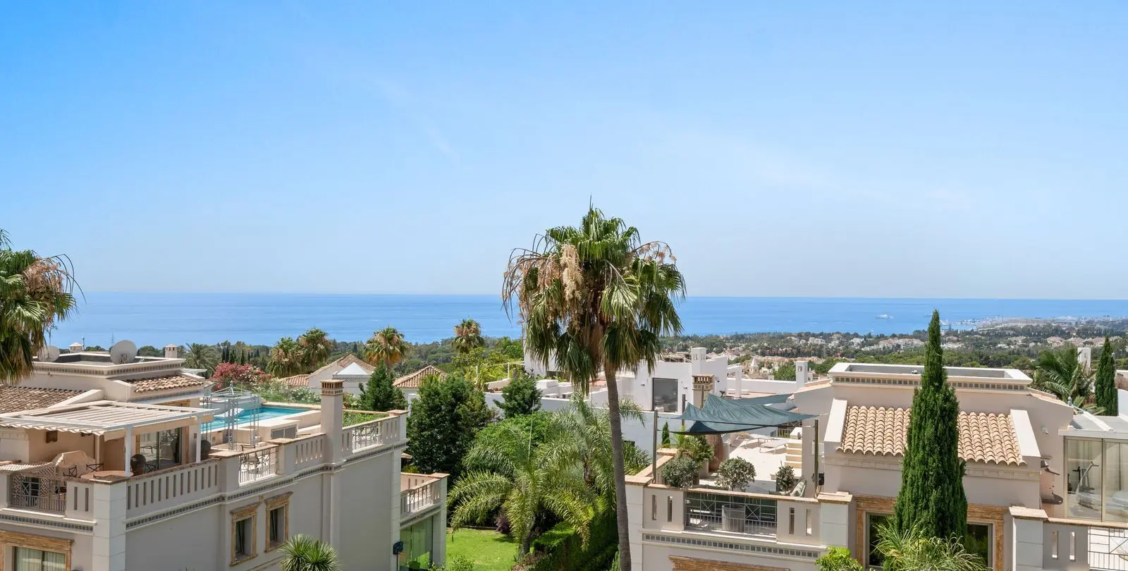 Sale of townhouse in Sierra Blanca 21