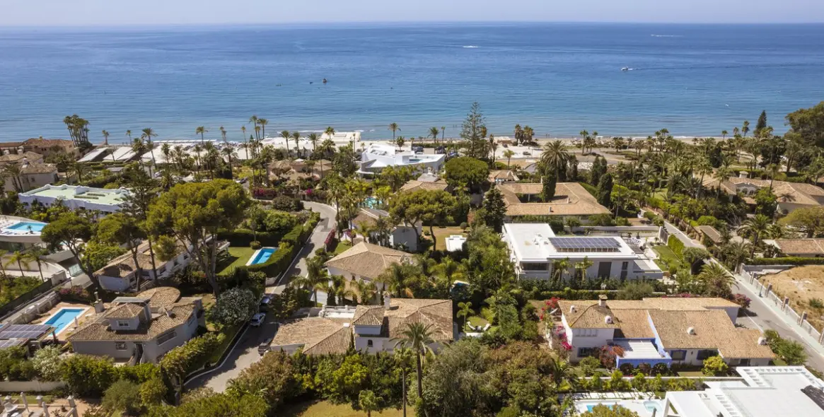 Venta de villa independiente en Los Monteros 1