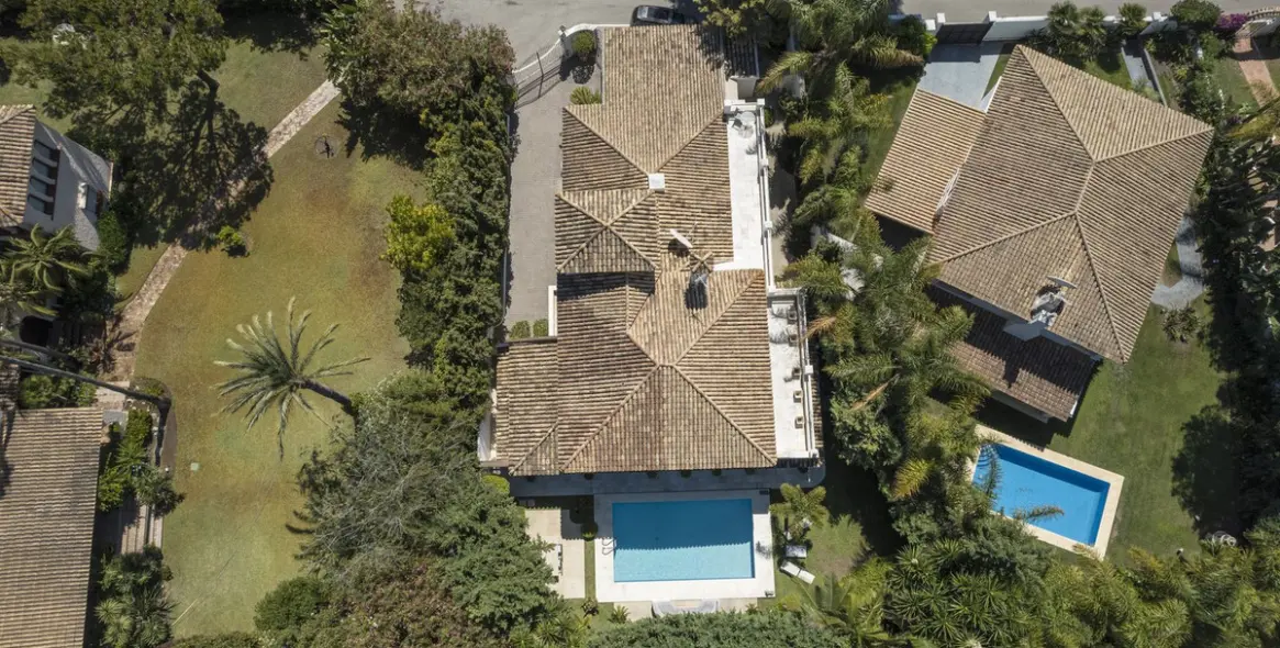 Venta de villa independiente en Los Monteros 2