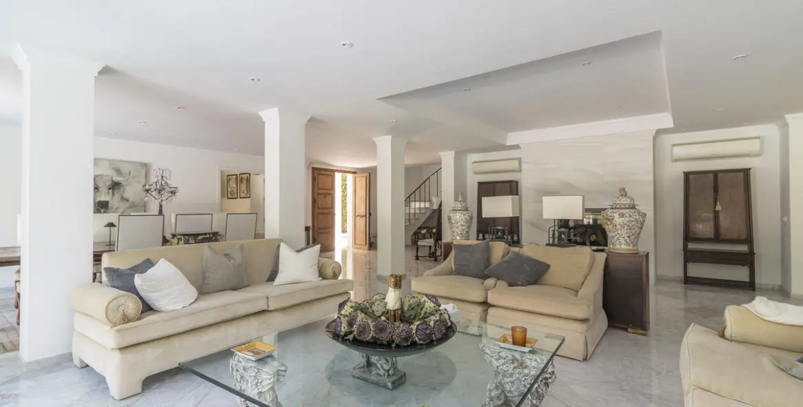 Venta de villa independiente en Los Monteros 7