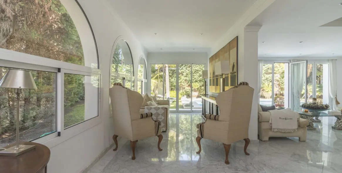 Venta de villa independiente en Los Monteros 14