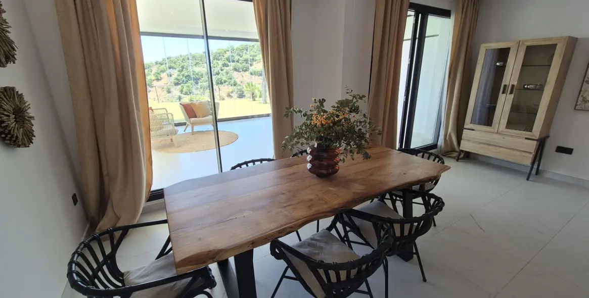 Long-term rent of ground floor apartment in Estepona 1