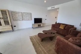 Image 6 thumb