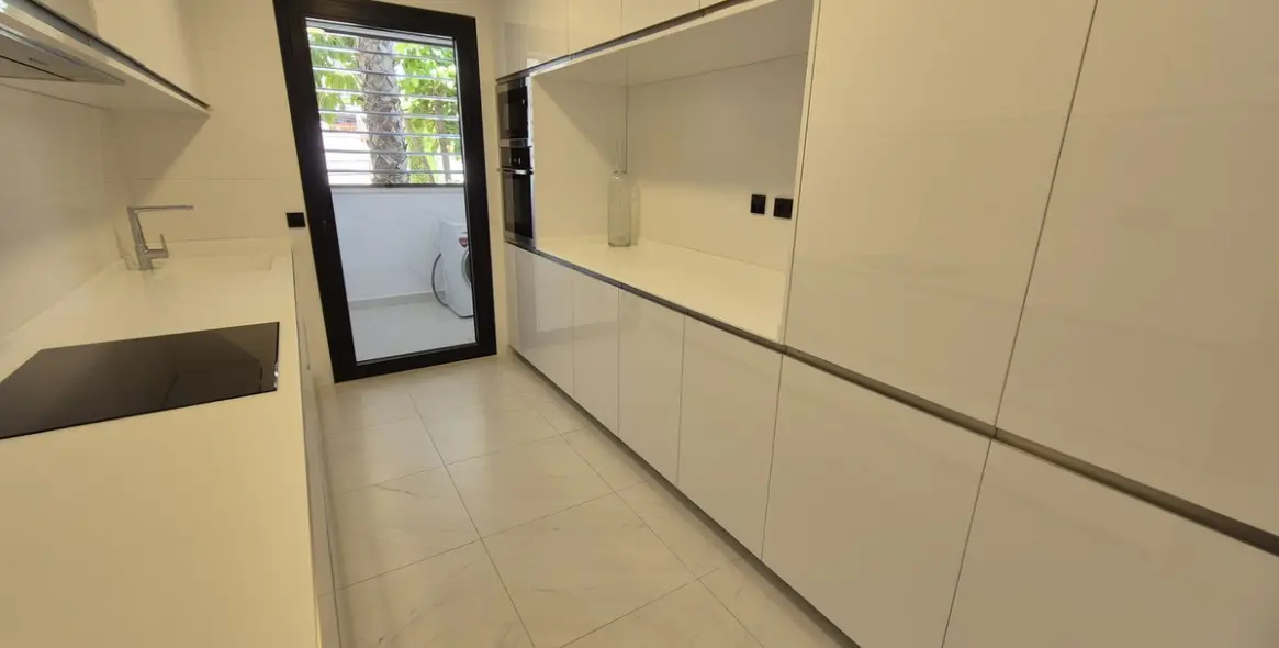 Long-term rent of ground floor apartment in Estepona 101